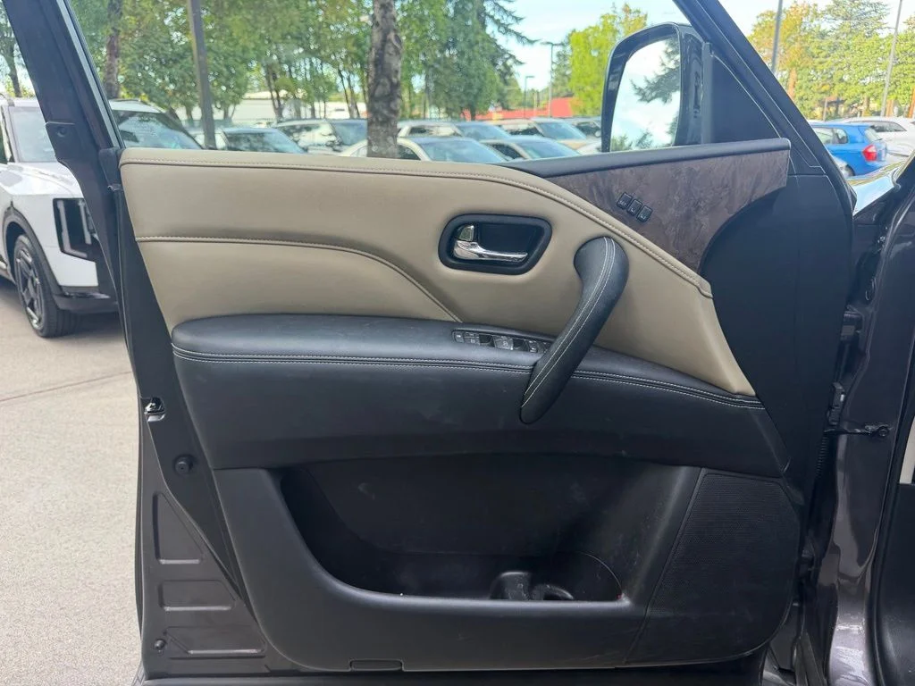 Used 2023 Anthracite Gray INFINITI Premium Select image 10