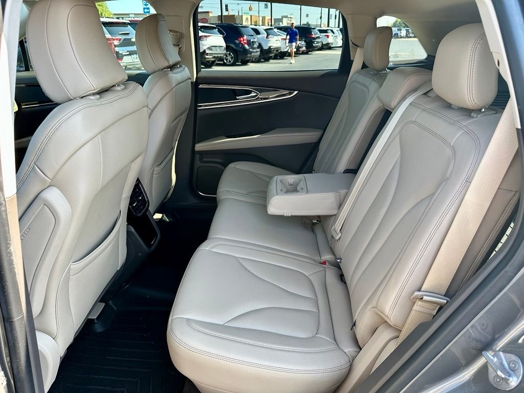 Used 2023 Gray Lincoln Standard image 18