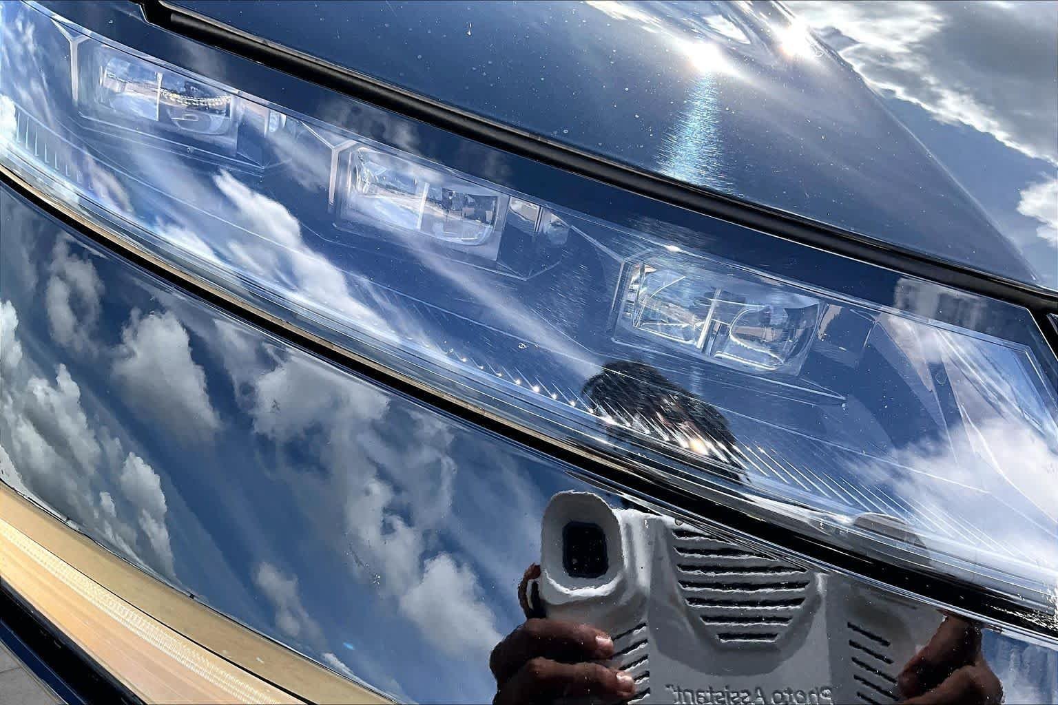 Used 2025 Super Black Nissan Platinum image 28