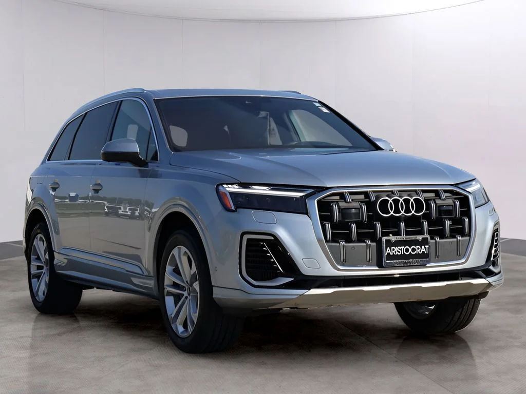 Used 2025  Audi 55 Premium Plus image 3