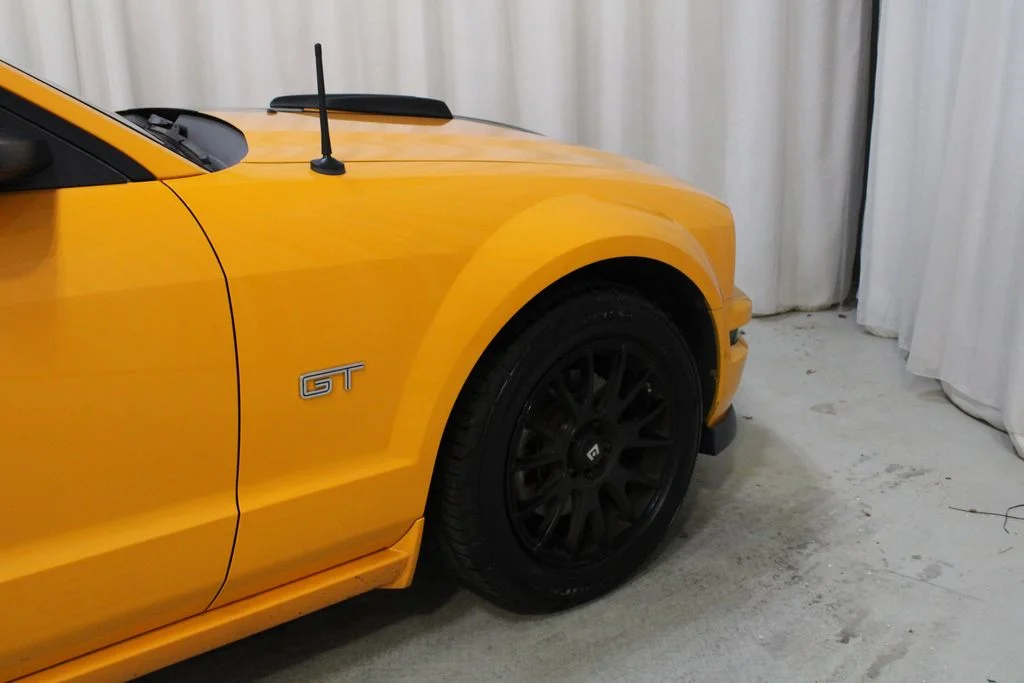 Used 2007 Orange Ford  image 25