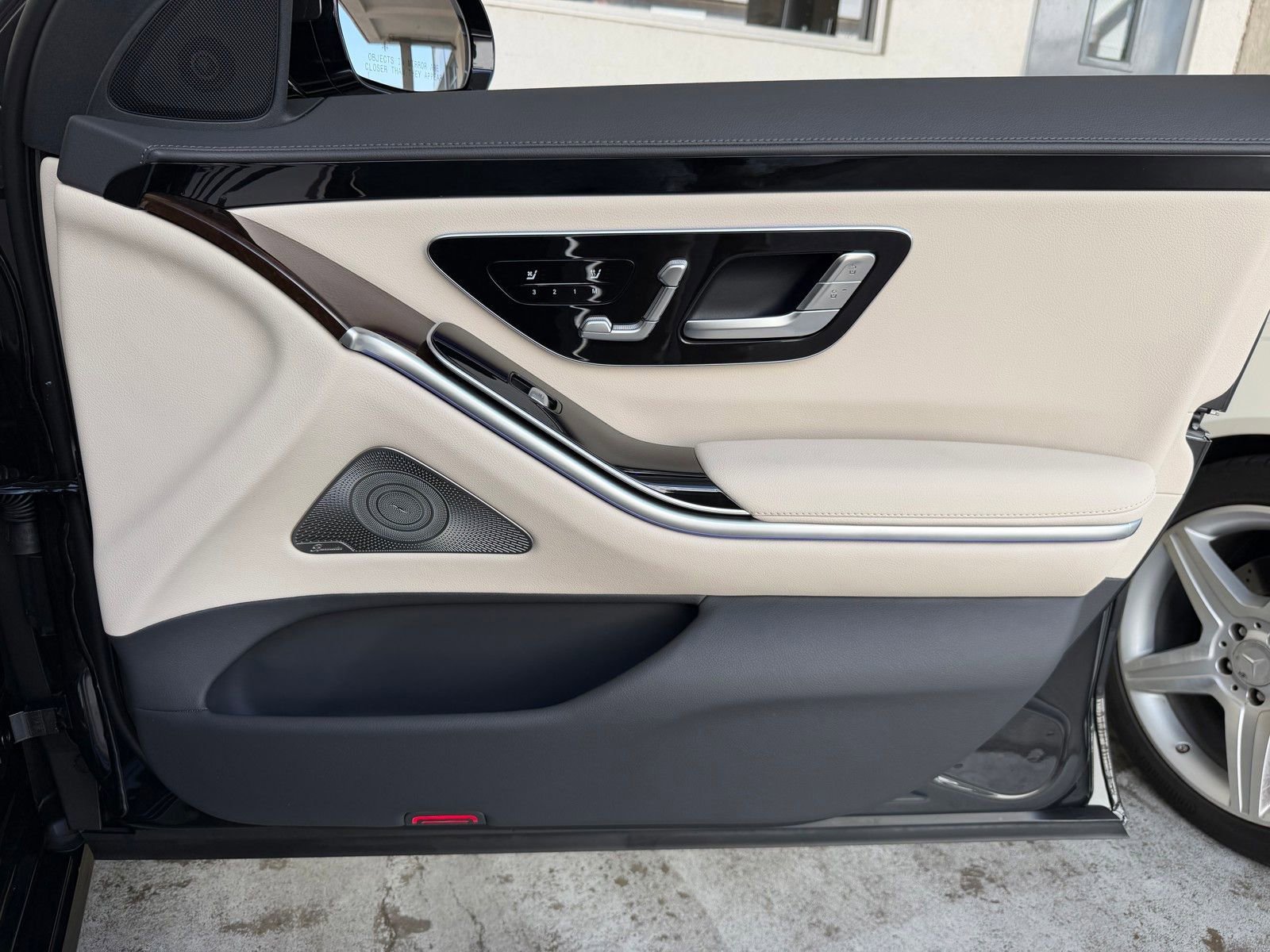 New 2026 Graphite Grey Metallic Mercedes-Benz S 500 image 43