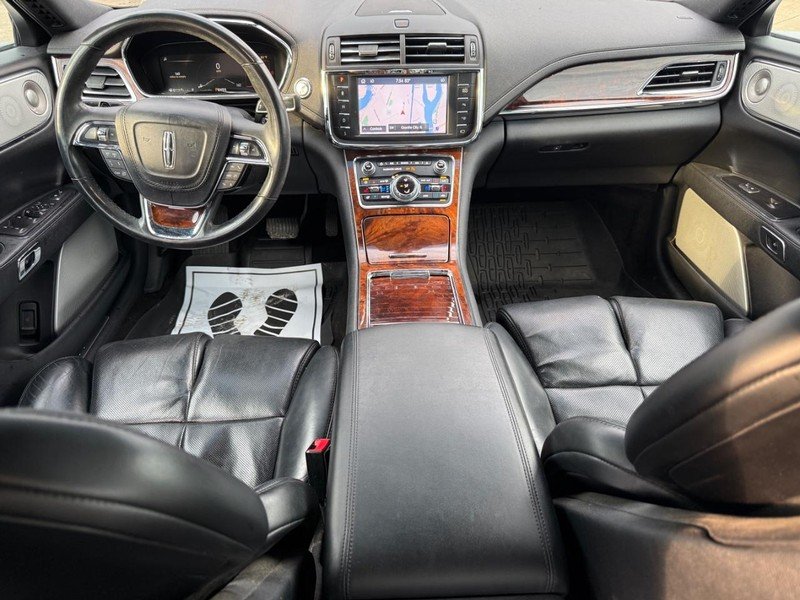 2020 Lincoln Continental Reserve - Photo 11