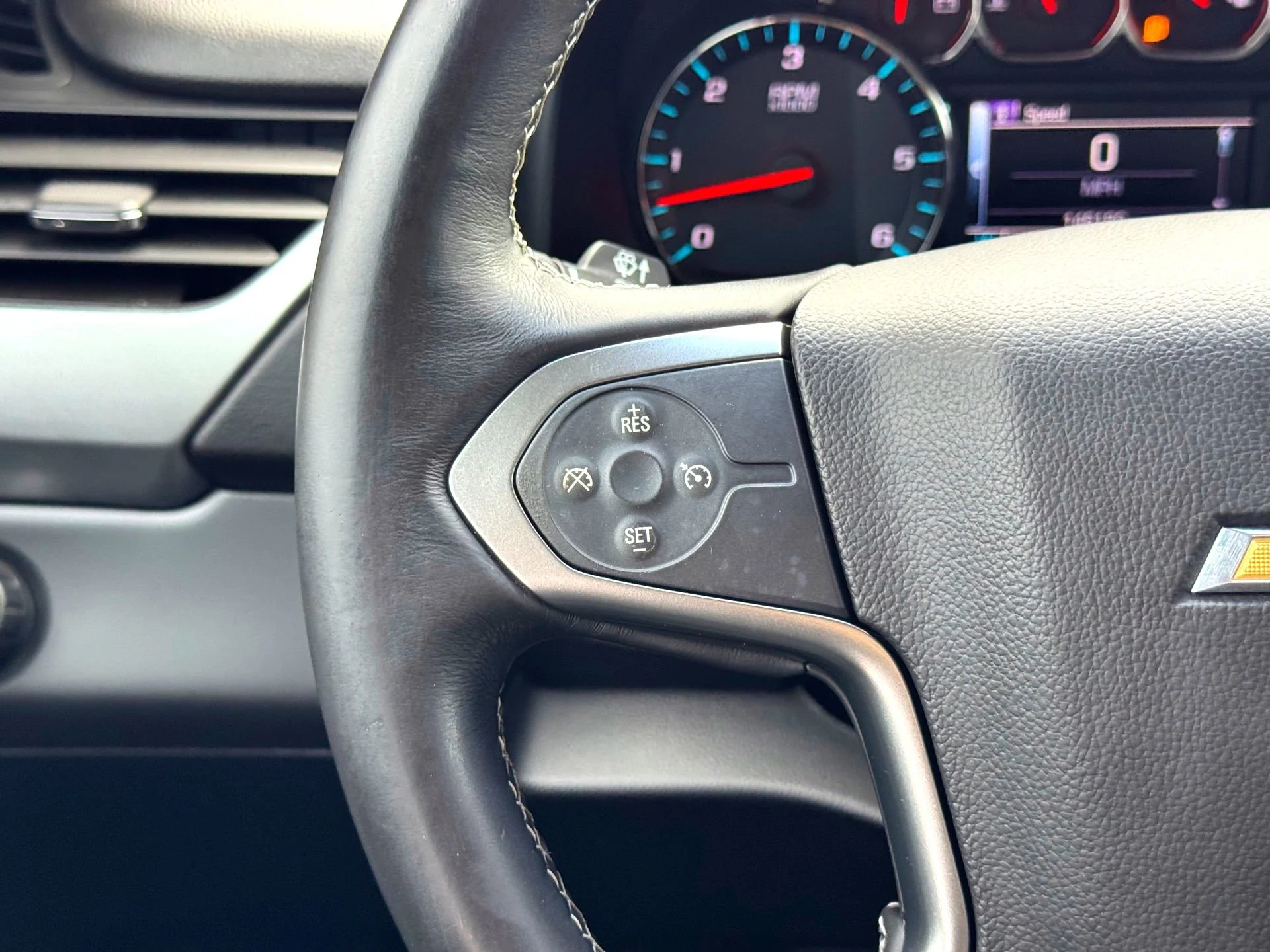Used 2018 Summit White Chevrolet LS image 23