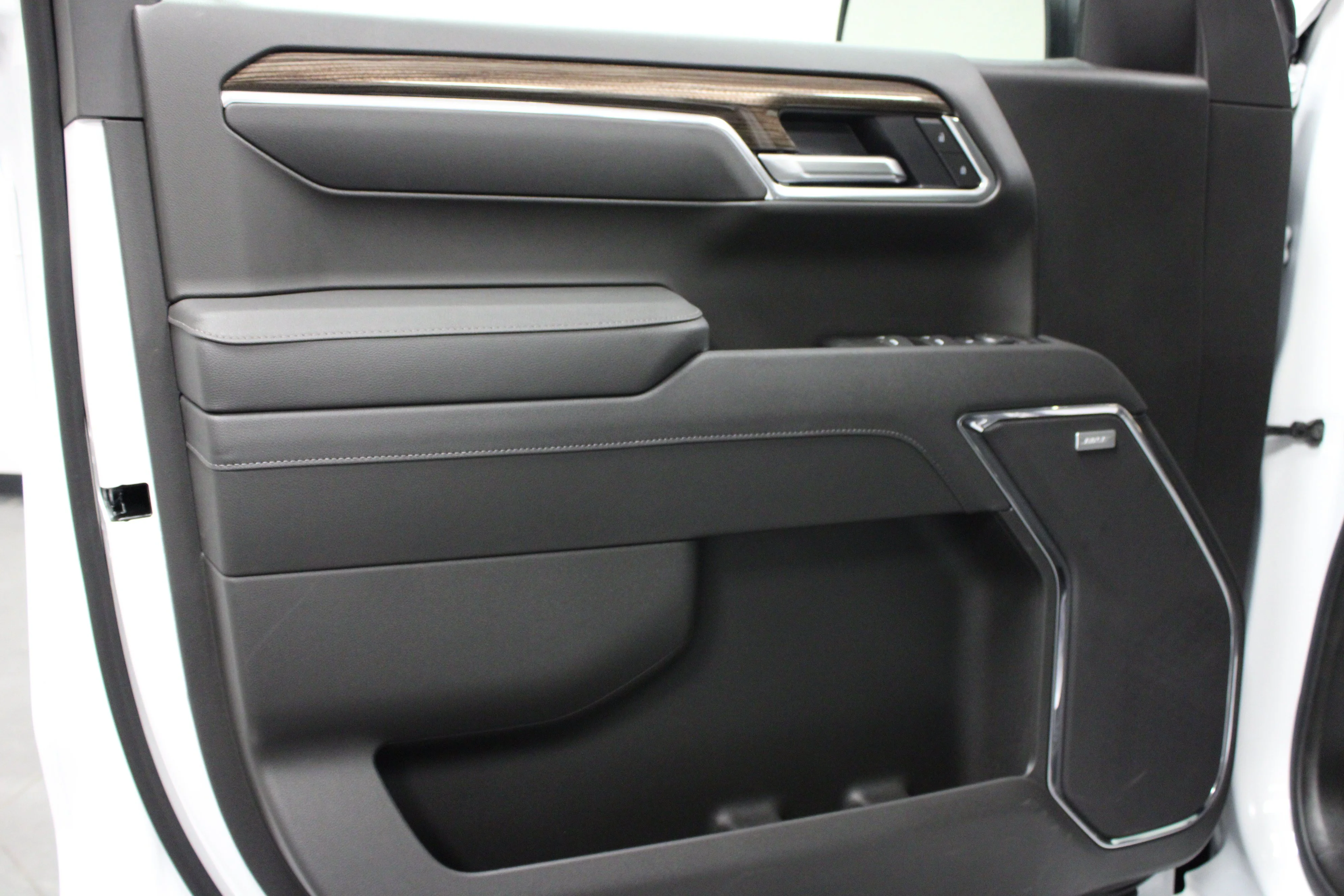 2026 Chevrolet Silverado 1500 LT Trail Boss - Photo 10