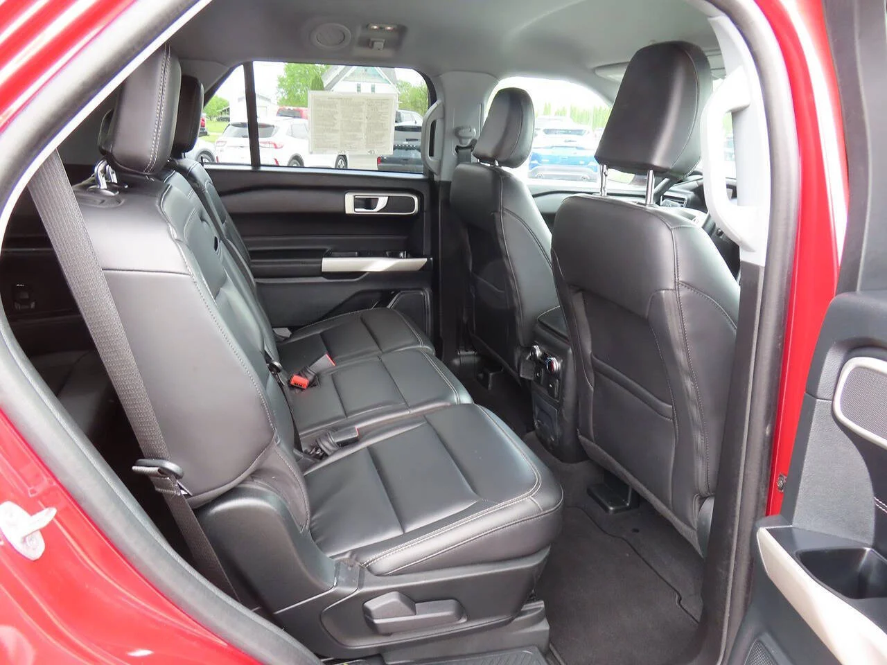 2023 Ford Explorer XLT - Photo 9