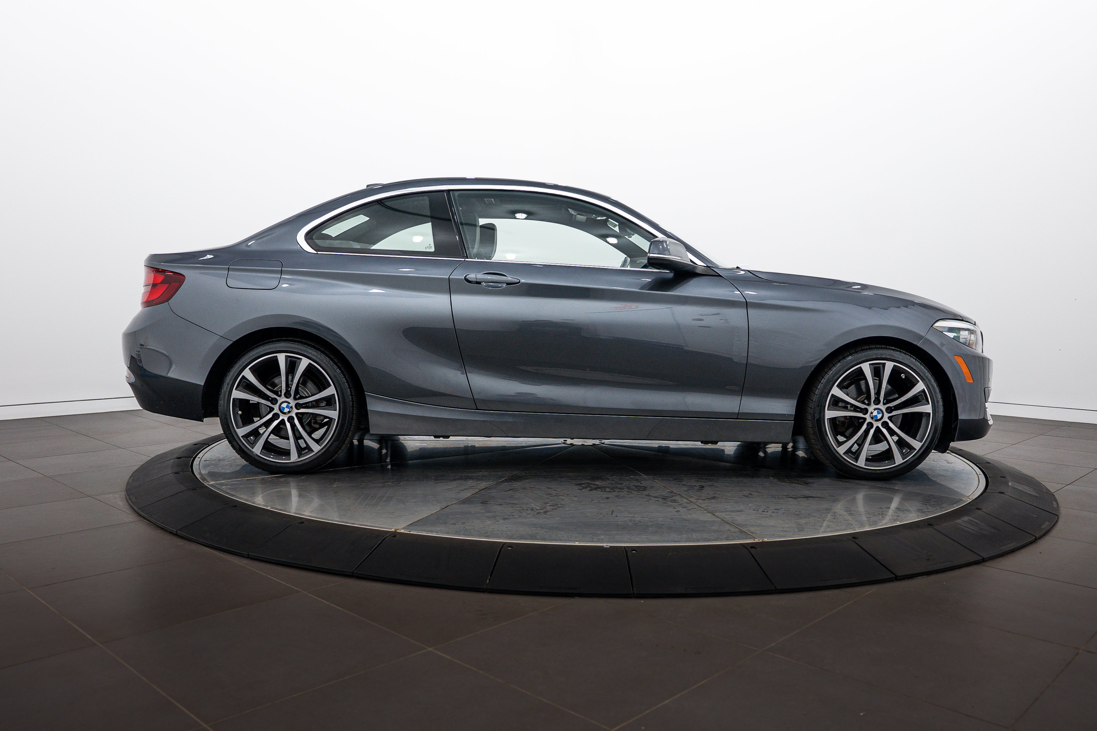 Used 2020 Mineral Grey Metallic BMW 230i xDrive image 3