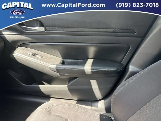 Used 2024 White Nissan 2.5 SV image 28