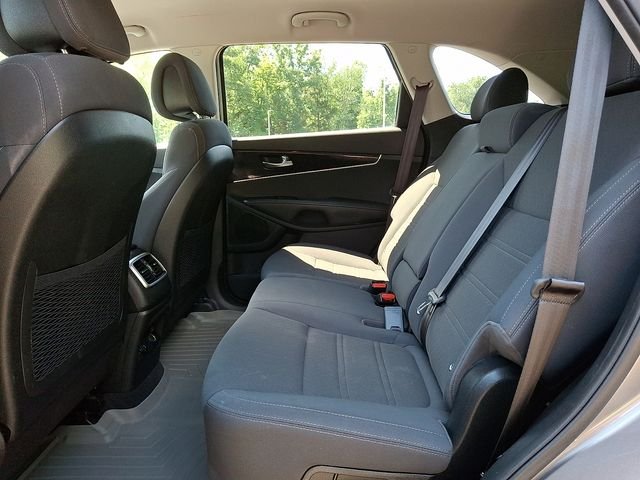 Used 2016 Silver Kia LX image 11