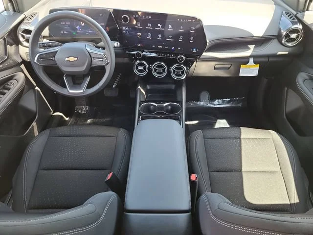 New 2025 Summit White Chevrolet LT image 15