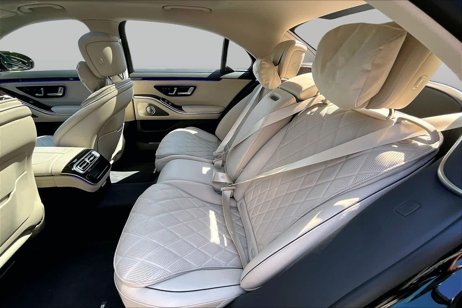 Used 2025 Black Mercedes-Benz S 580 image 20