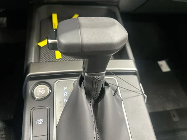 New 2027 Snow White Pearl Kia LX image 21