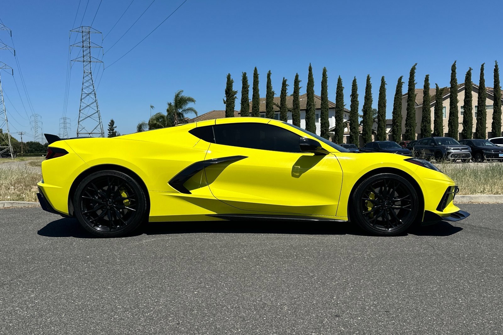 Used 2023 Accelerate Yellow Metallic Chevrolet 2LT image 3