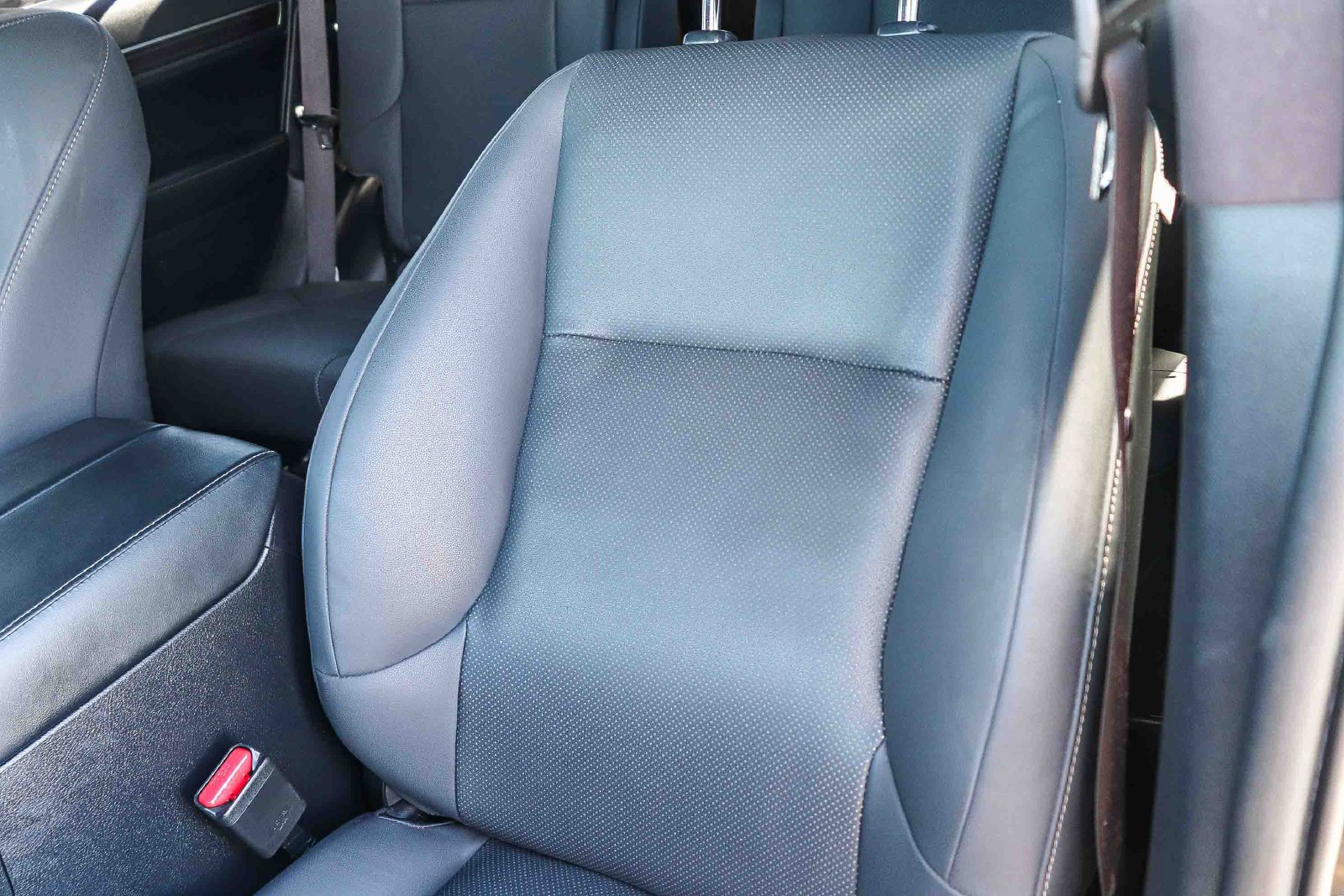 Certified Used 2023 Black Lexus 460 image 31