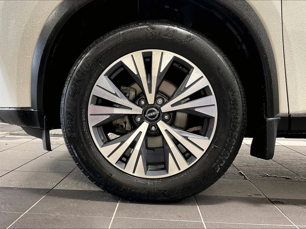 Used 2023 White Nissan SV image 7