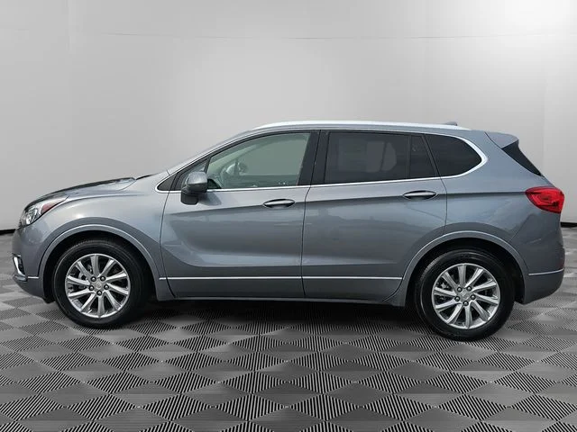 Used 2020  Buick Essence image 2
