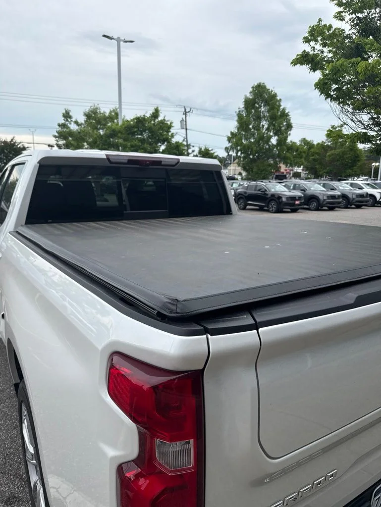 Used 2024 White Chevrolet High Country image 6