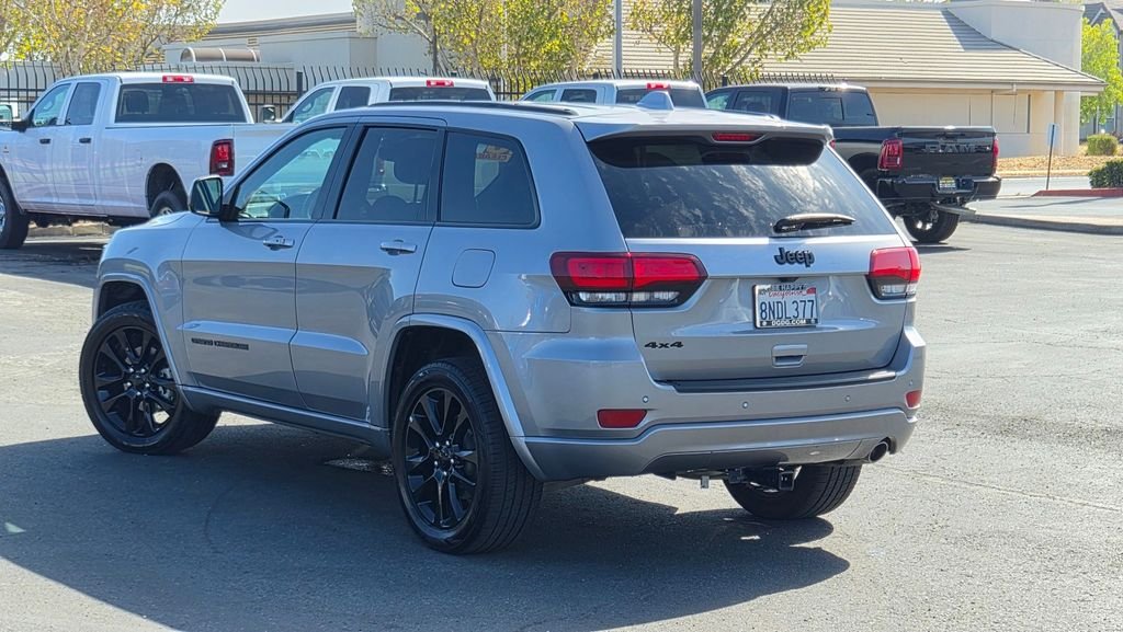 Certified Used 2018 Silver Jeep Altitude image 6