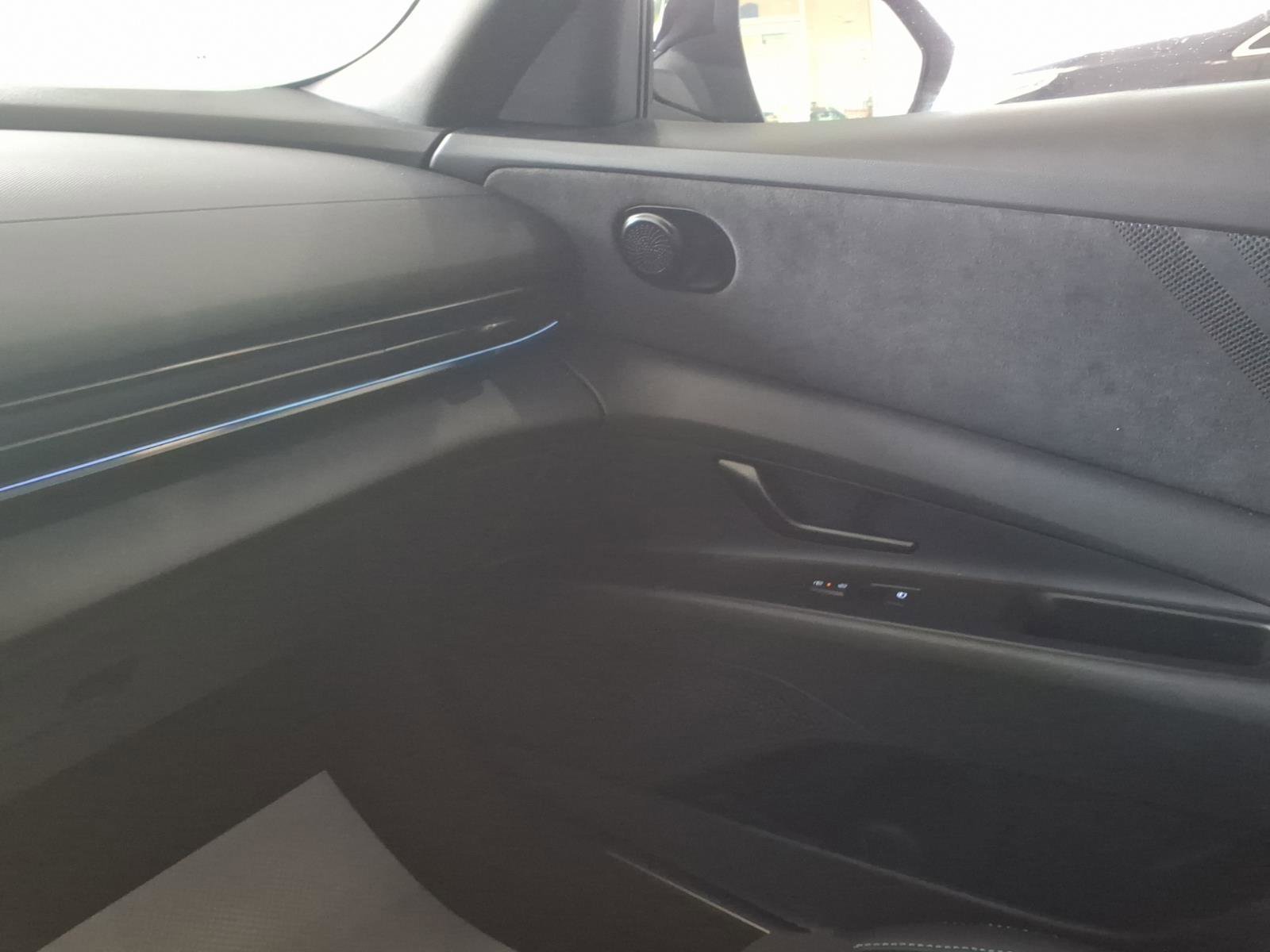 Certified Used 2025 Abyss Black Hyundai Base image 28