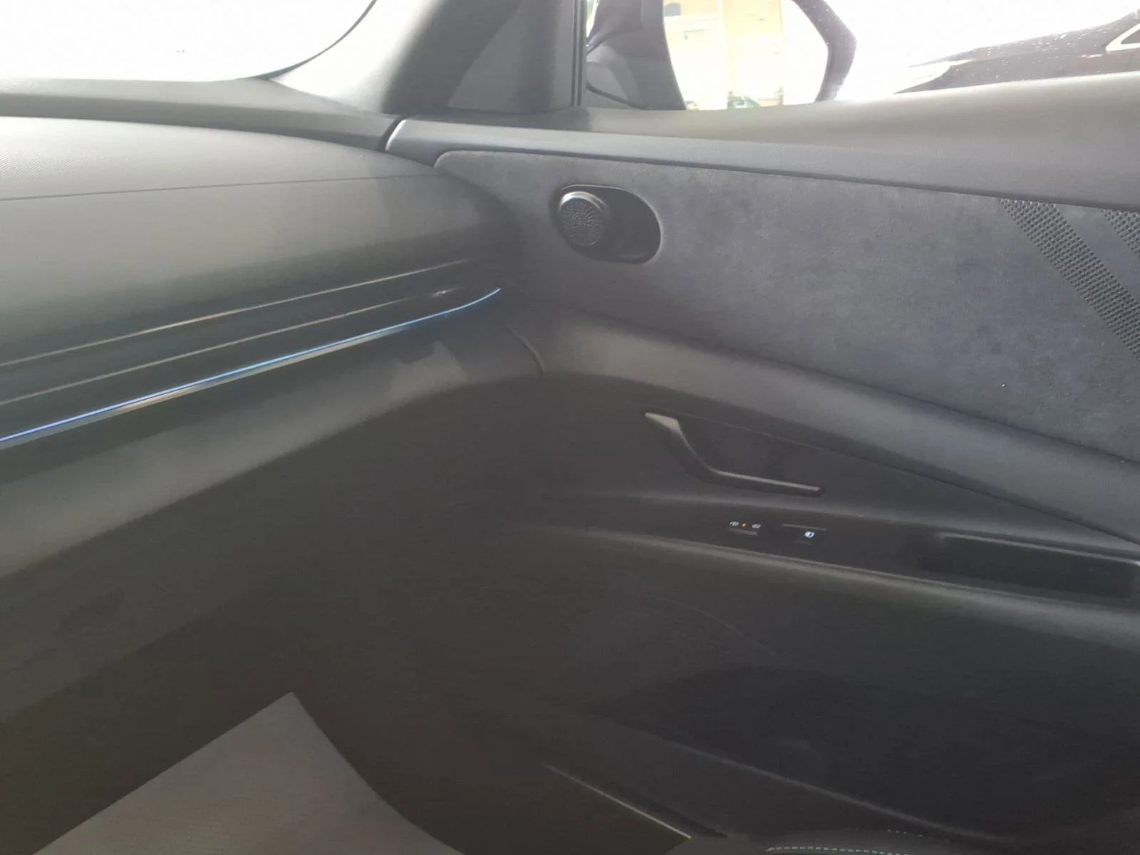 Used 2025 Abyss Black Hyundai Base image 28