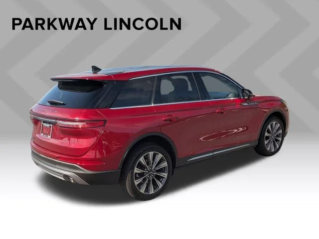Used 2020 Red Lincoln Reserve image 5