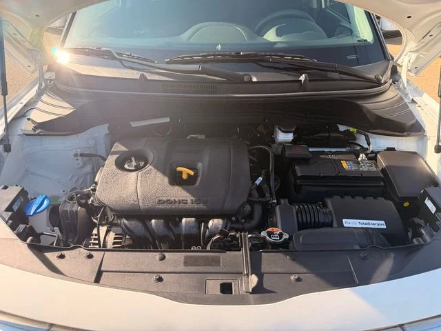 Certified Used 2024 Snow White Pearl Kia LX image 24