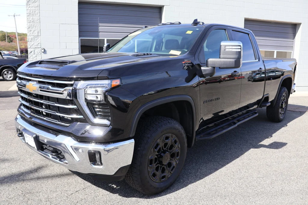 Used 2025 Black Chevrolet LTZ image 4