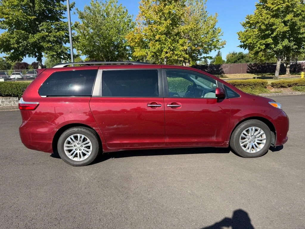 Used 2016 Salsa Red Pearl Toyota XLE image 8