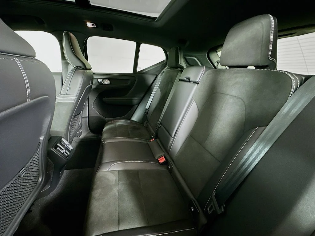 Used 2021 Gray Metallic Volvo R-Design image 23