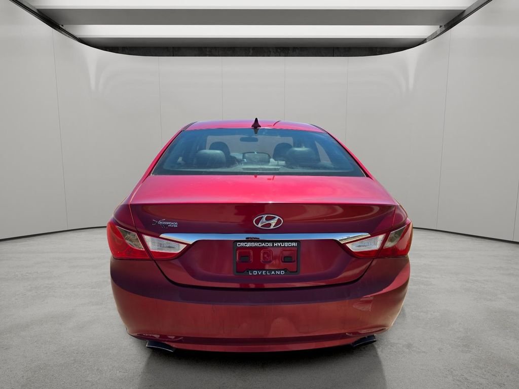 Used 2011 Venetian Red Hyundai SE image 4