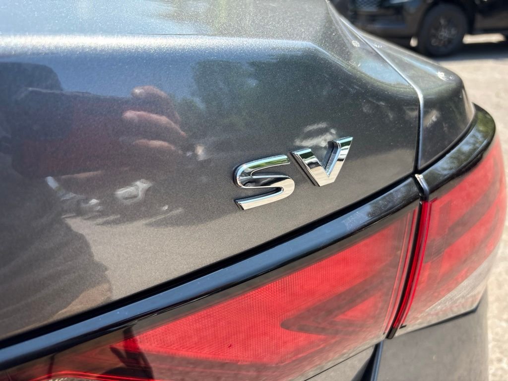 Used 2023 Gray Nissan SV image 13