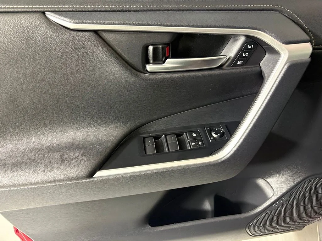 2019 Toyota RAV4 Limited - Photo 19