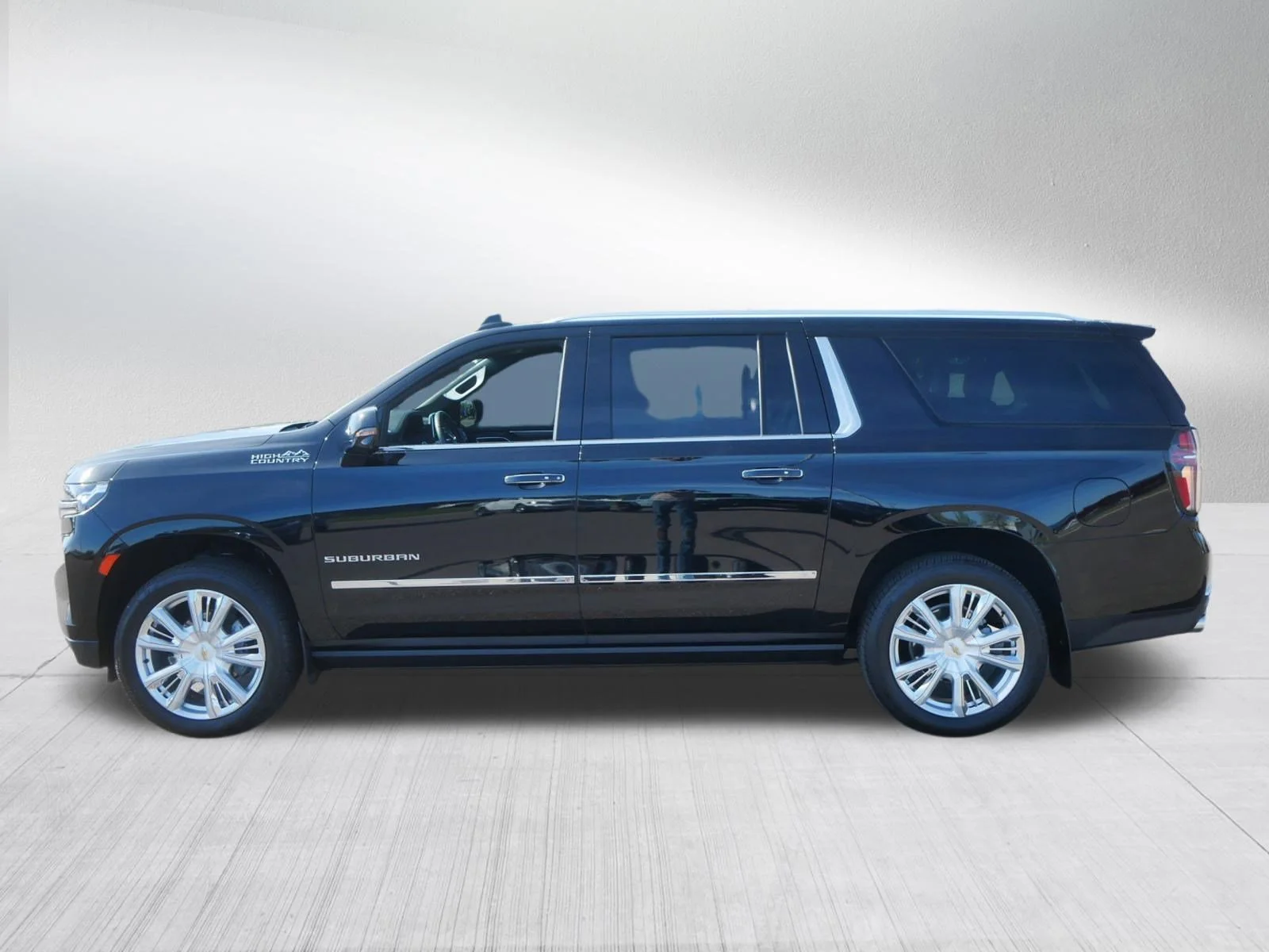 Used 2024 Black Chevrolet High Country image 11