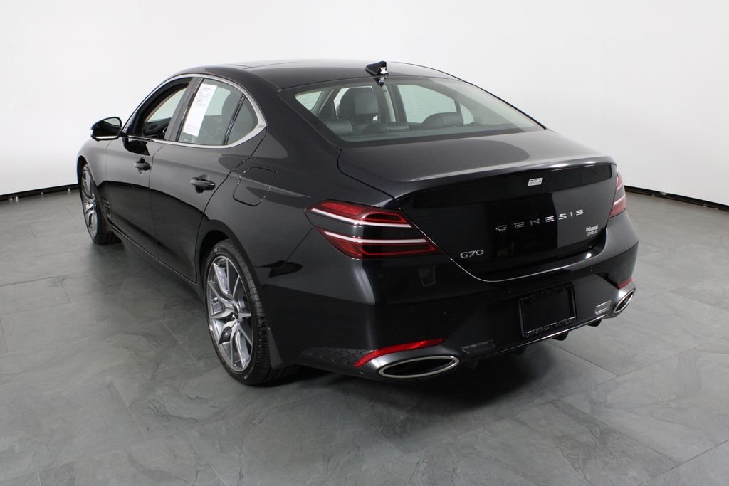 Used 2026 Black Genesis 2.5T Prestige image 3