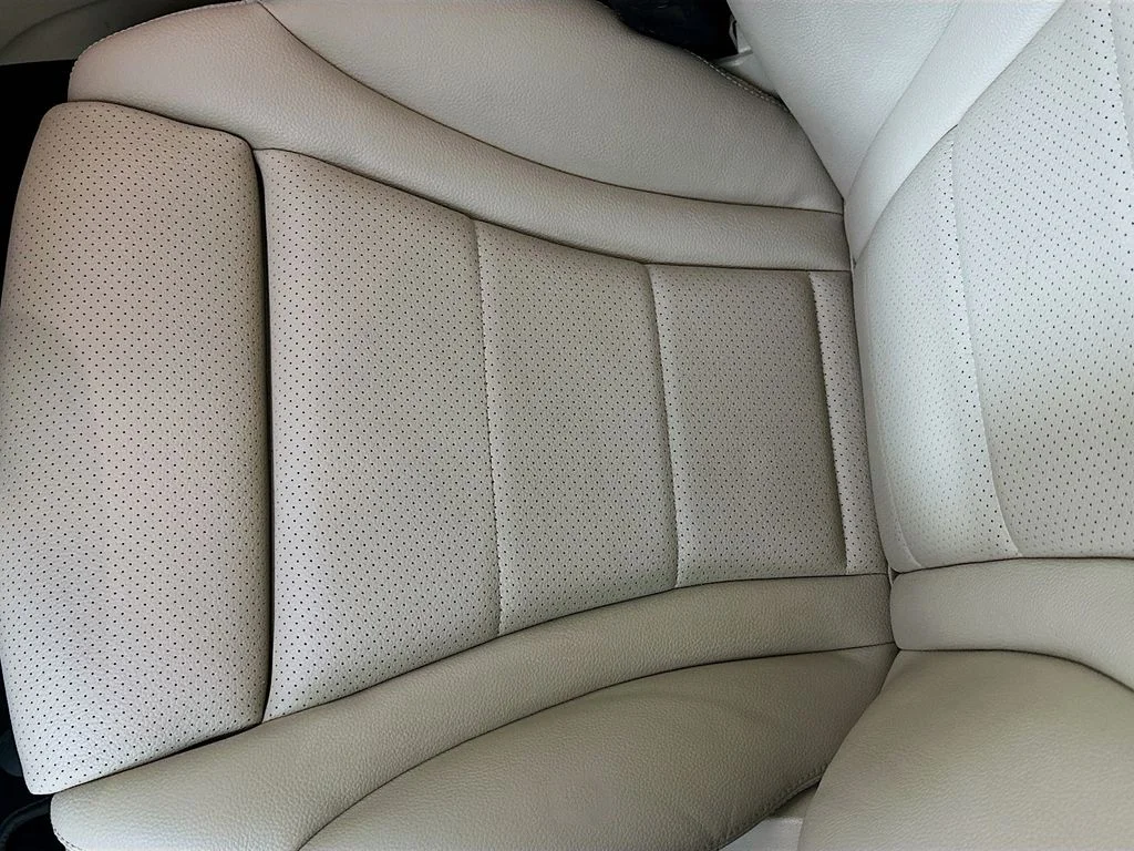 Used 2022 Gray Mercedes-Benz GLC 300 image 18
