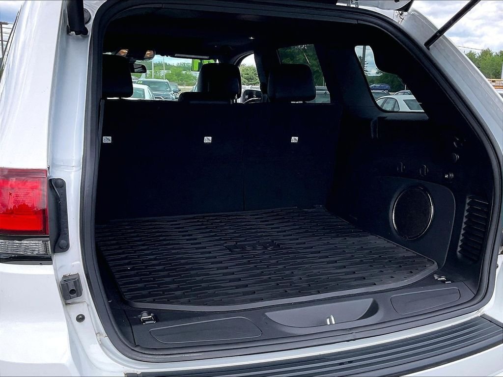 Used 2021 Bright White Clearcoat Jeep Laredo X image 33