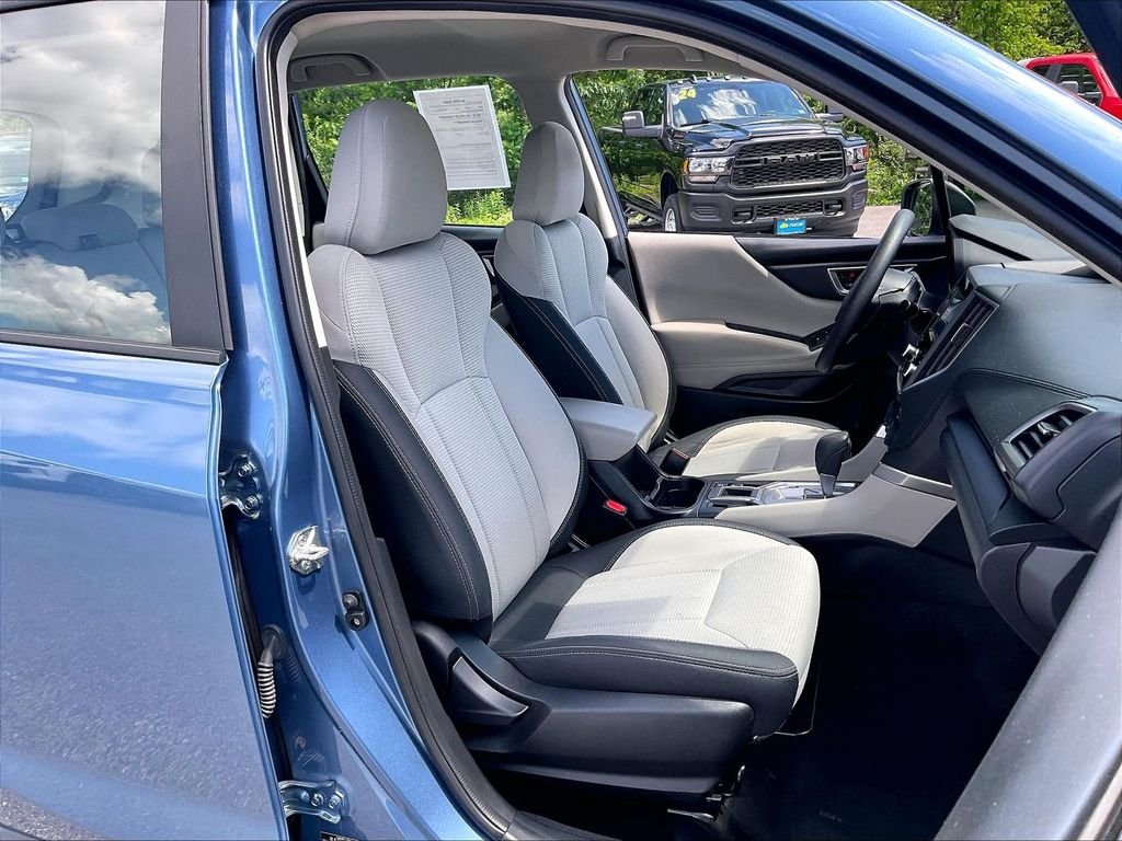 Used 2022 Horizon Blue Pearl Subaru Base image 10