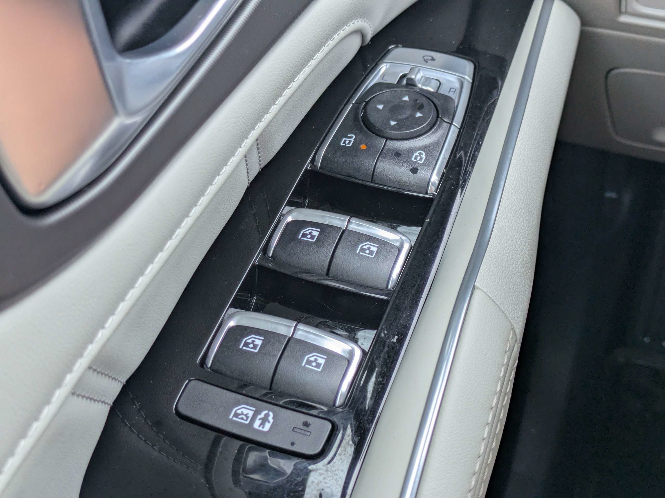 Certified Used 2025 Silky Silver Kia SX Prestige image 21