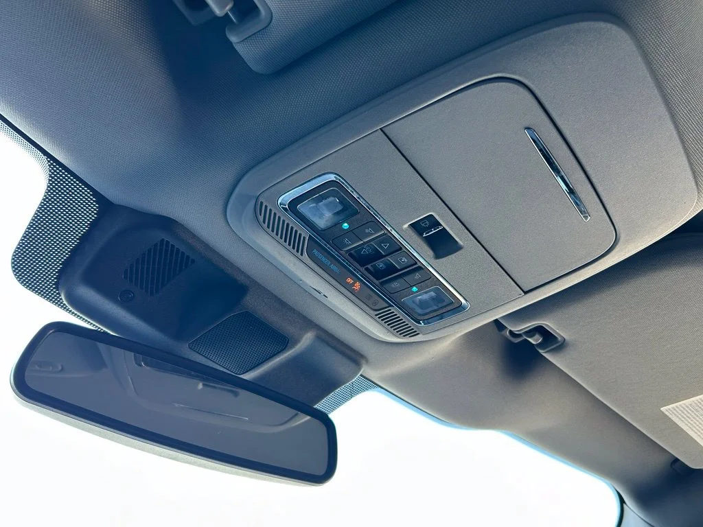 Used 2021 White Ford Lariat image 25