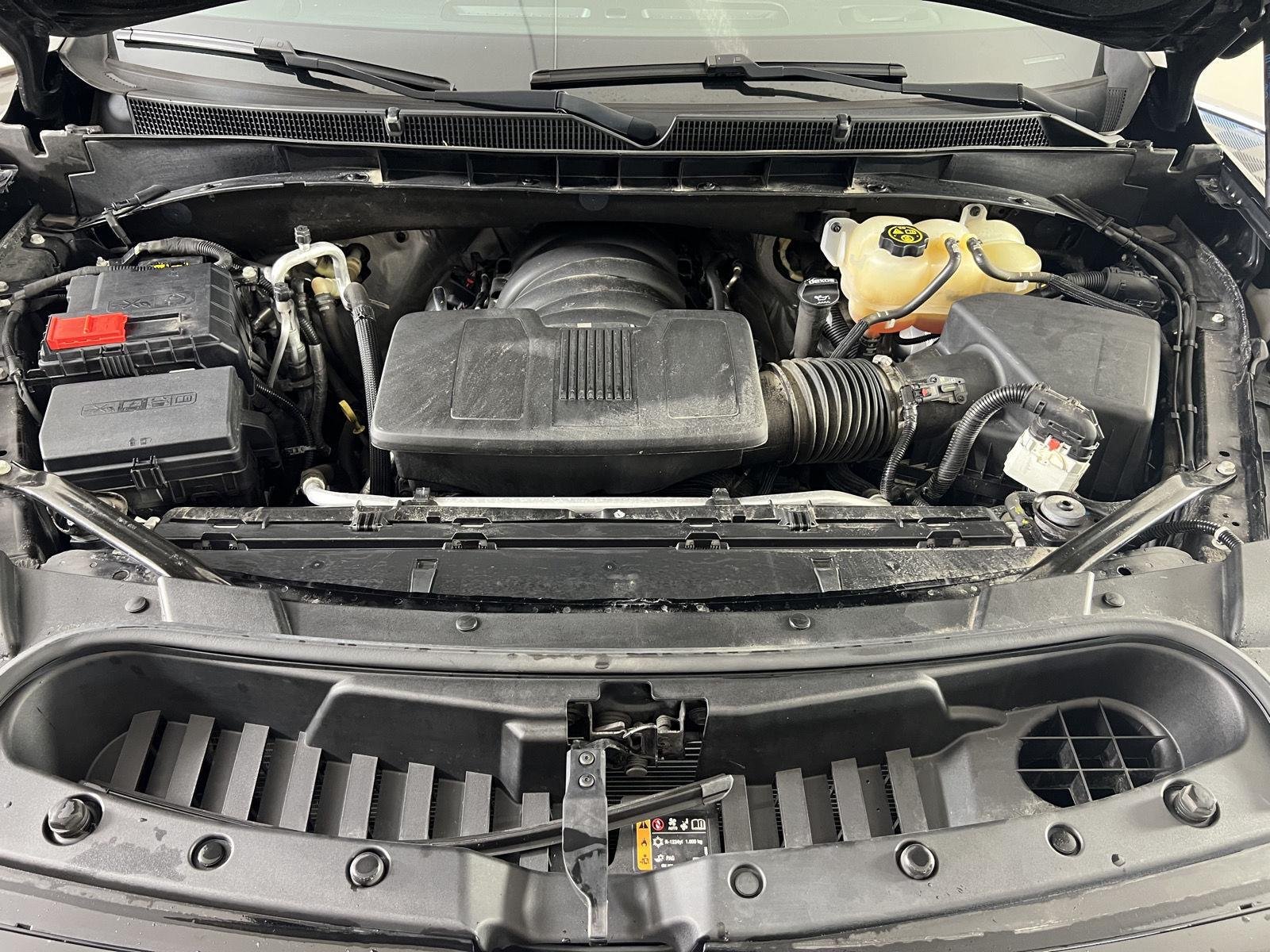 Used 2022 Onyx Black GMC SLE image 31