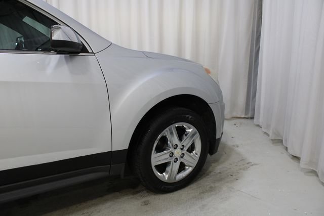 Used 2014 Silver Ice Metallic Chevrolet LTZ image 26