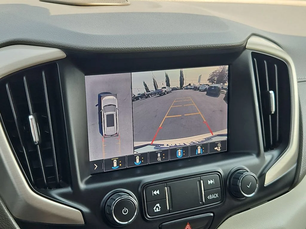 Used 2020 White Frost Tricoat GMC Denali image 19