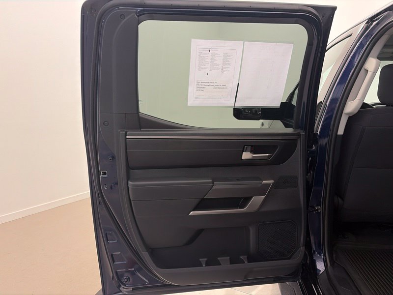 Used 2022  Toyota SR5 image 11