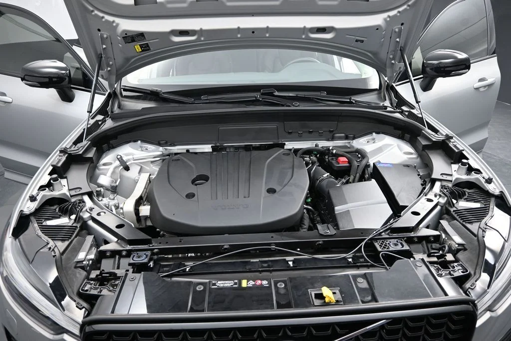 Certified Used 2023 Silver Dawn Volvo Plus image 18