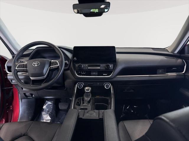Certified Used 2024 RUBY FLARE PEARL Toyota  image 26