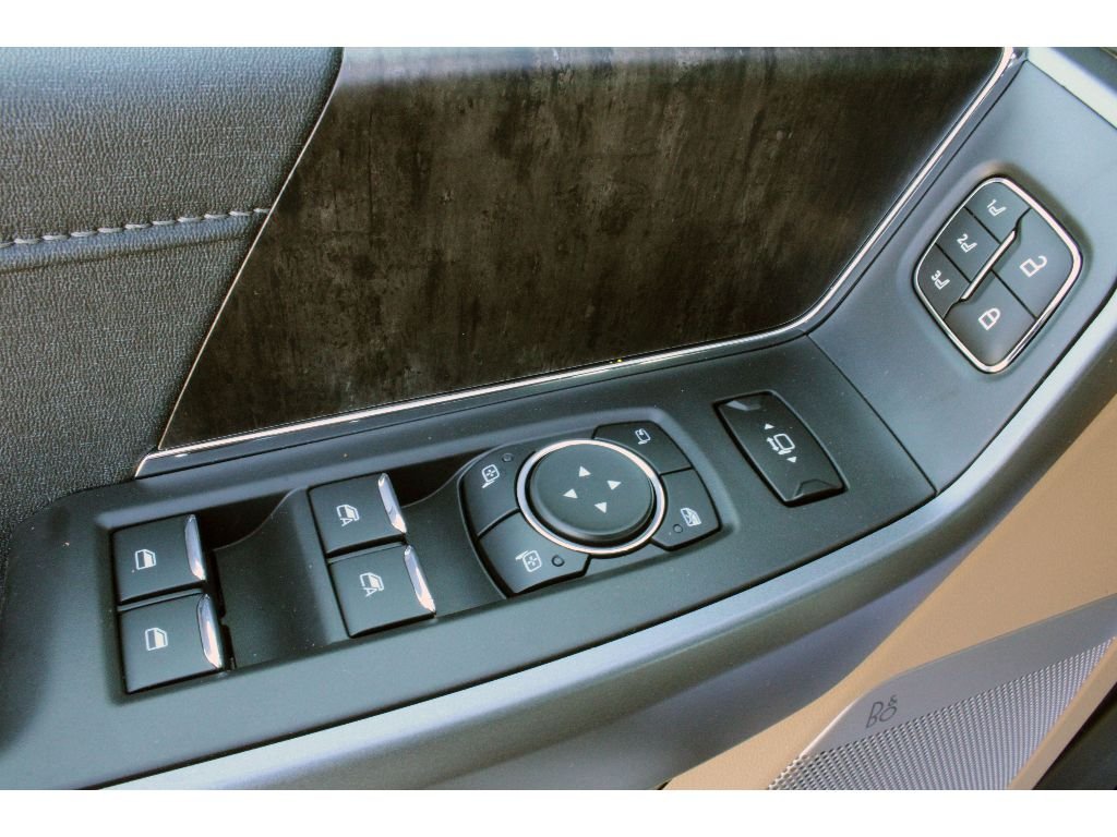 New 2026 Oxford White Ford LARIAT image 3
