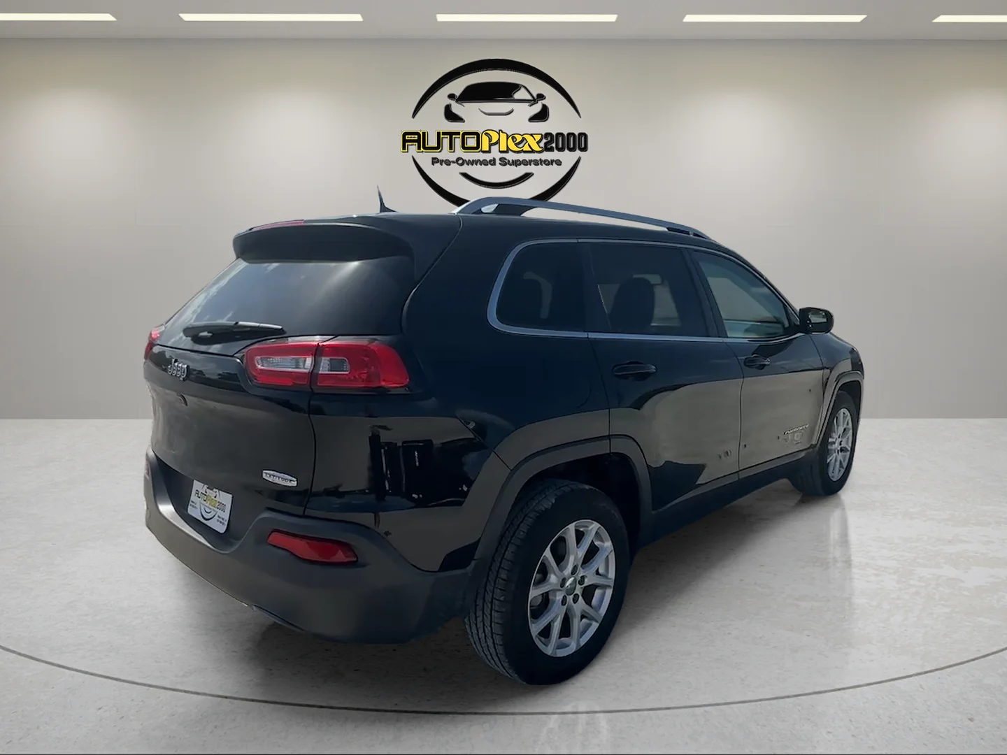 Used 2018 Black Jeep Latitude image 7