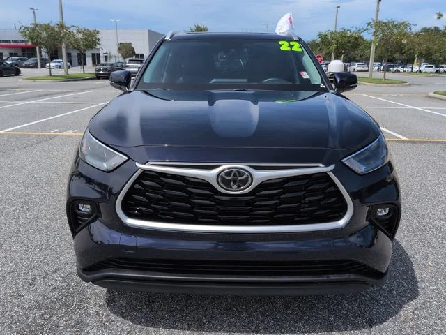 Used 2022  Toyota XLE image 9