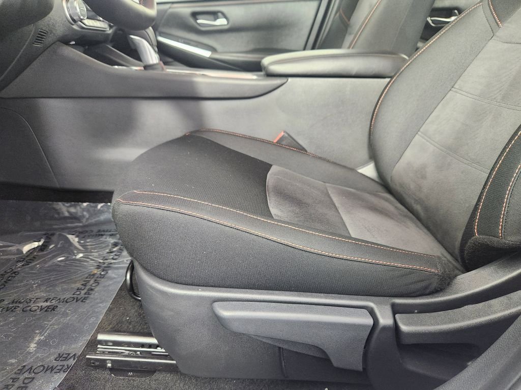 Certified Used 2025 White Nissan SR image 14