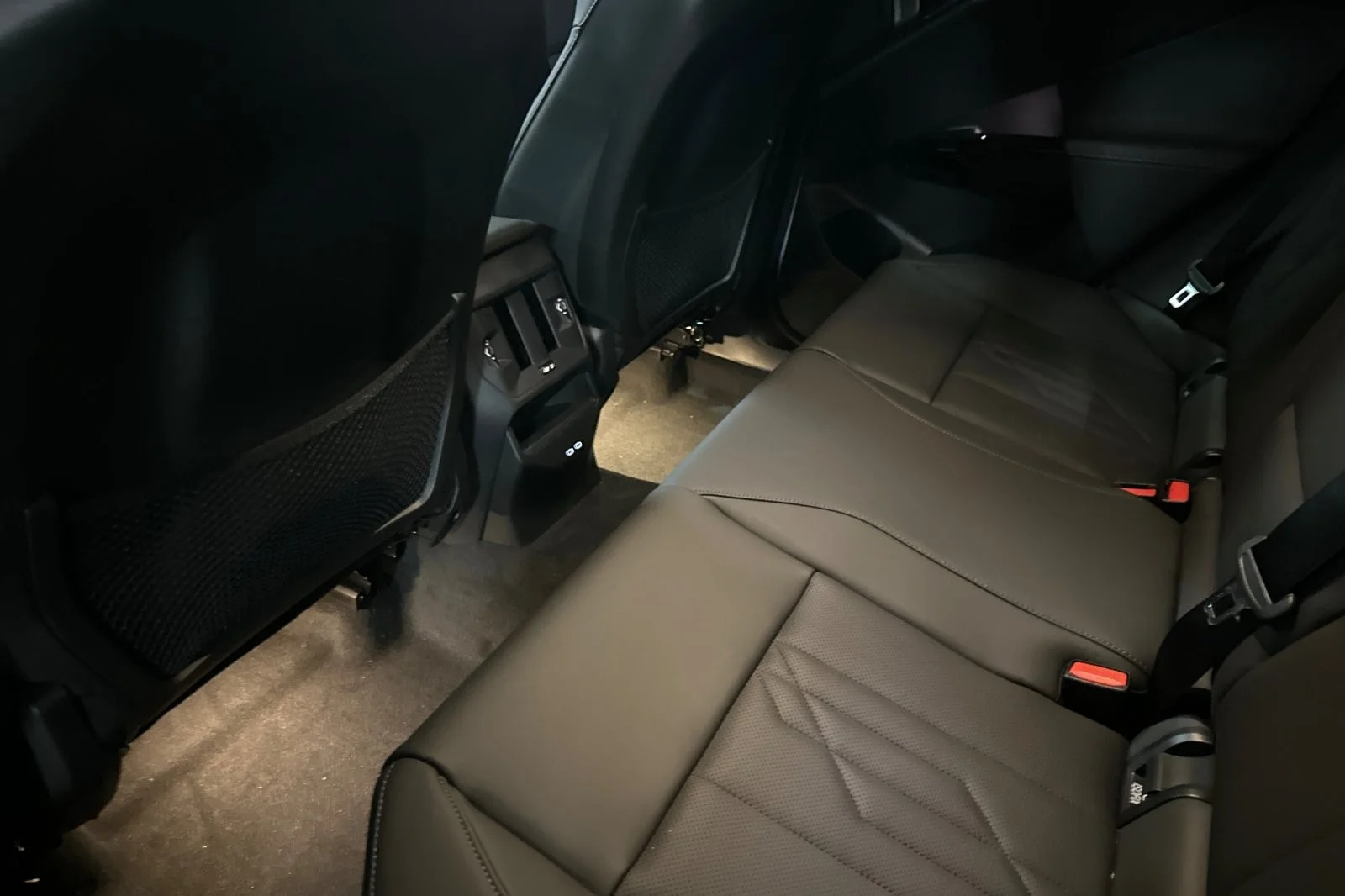 New 2026 Brooklyn Grey Metallic BMW 30 xDrive image 11